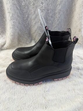 KG Kurt Geiger womens Chelsea Ankle Boots Black/Pink Rubber Lug Slip-On US 8.5